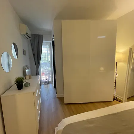 La Casetta Di Ponte Milvio Con Parcheggio Apartman Róma